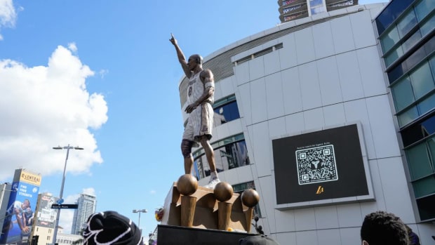 Los Angeles Lakers' Kobe Bryant status